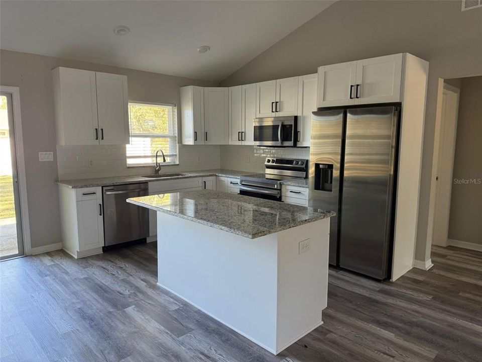 For Rent: $2,200 (3 beds, 2 baths, 1393 Square Feet)