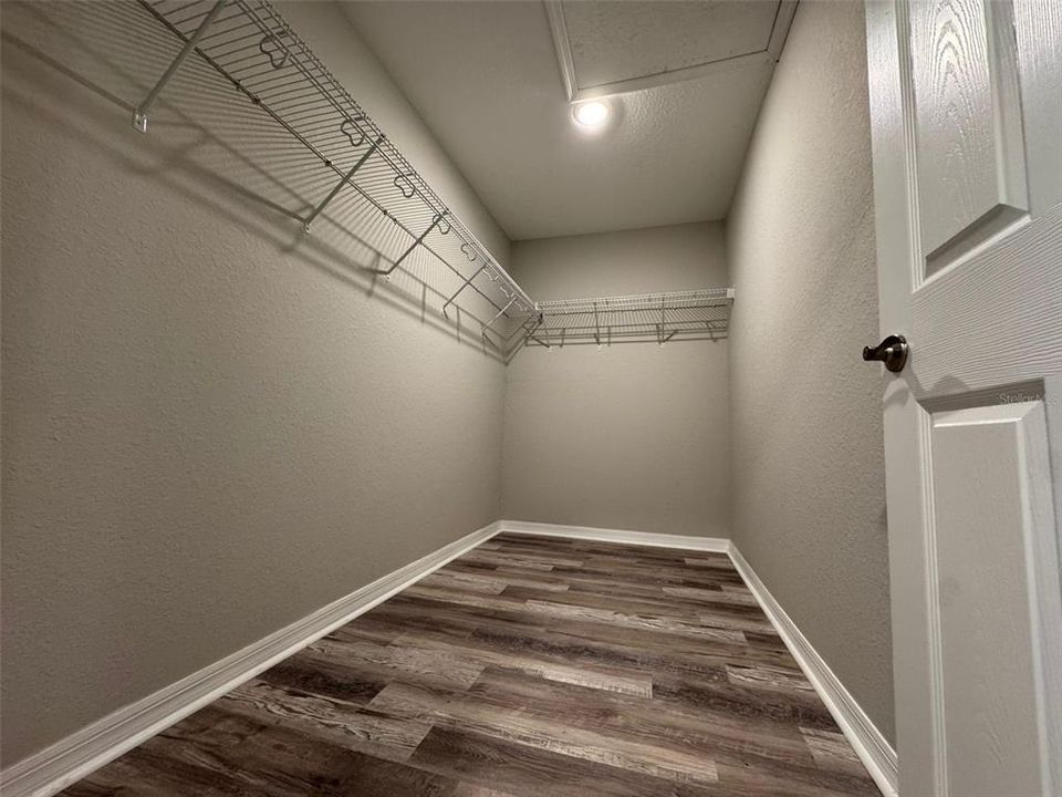 For Rent: $2,200 (3 beds, 2 baths, 1393 Square Feet)