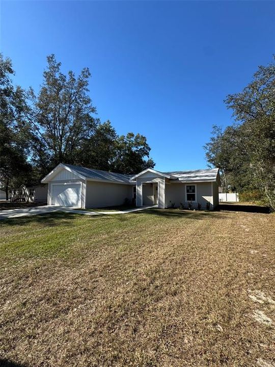 For Rent: $2,200 (3 beds, 2 baths, 1393 Square Feet)