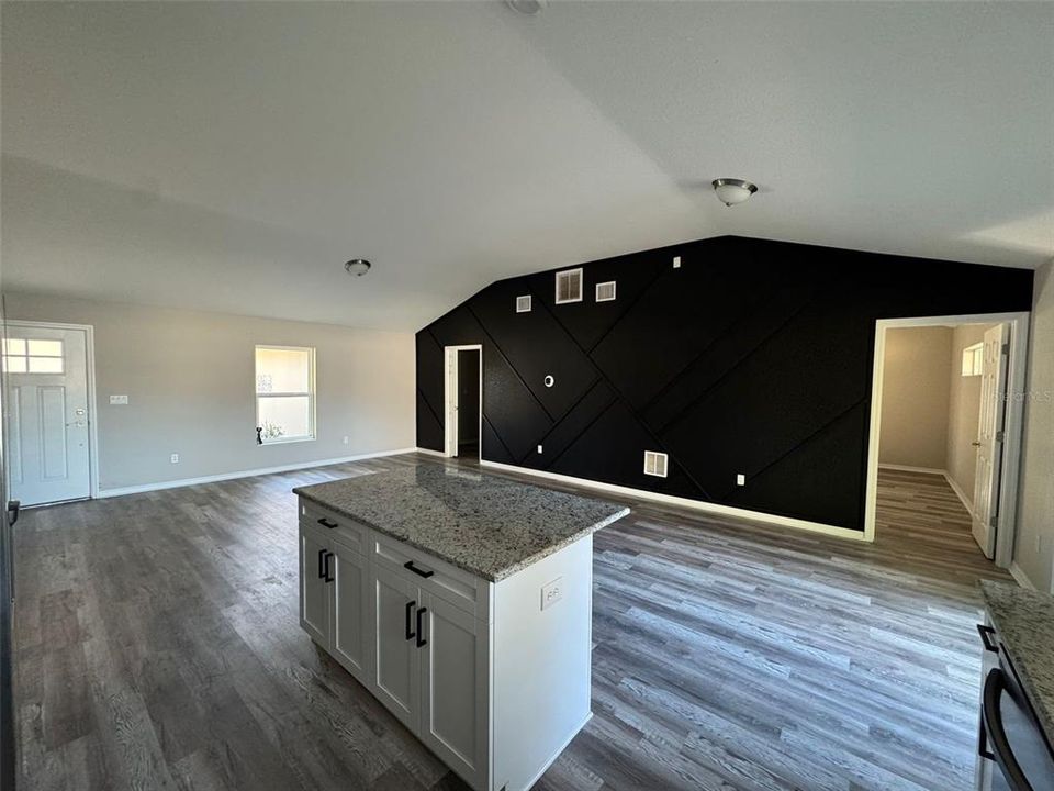 For Rent: $2,200 (3 beds, 2 baths, 1393 Square Feet)