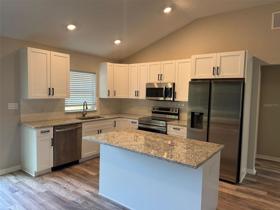 For Rent: $2,200 (3 beds, 2 baths, 1393 Square Feet)