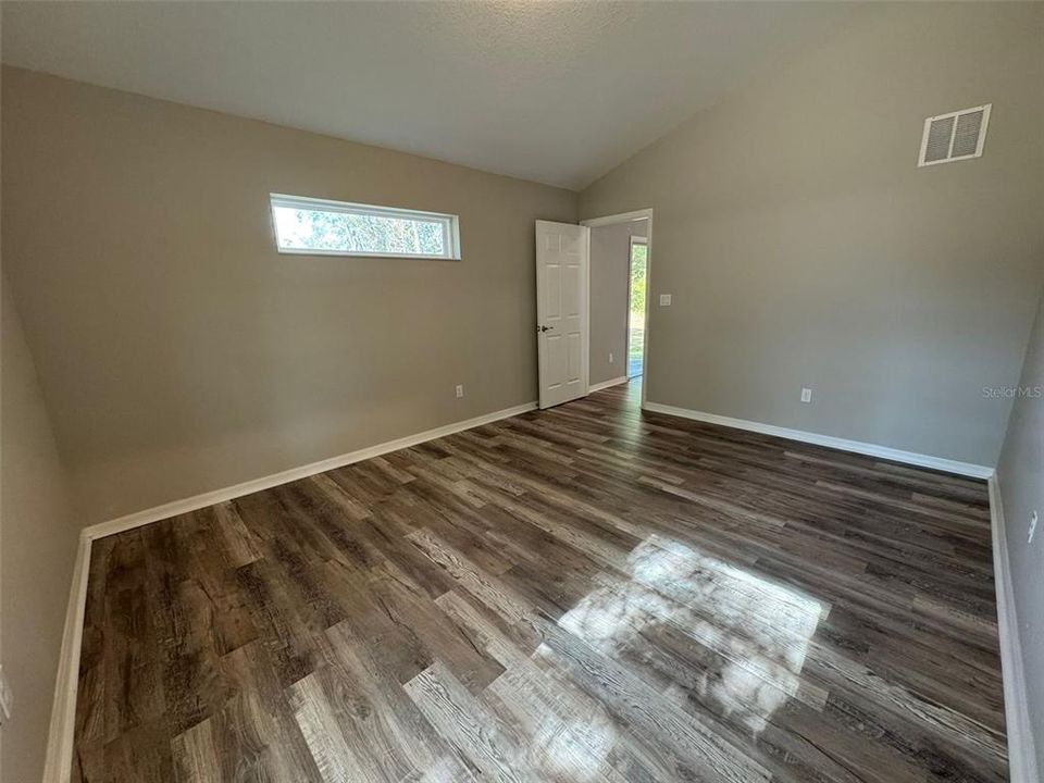 For Rent: $2,200 (3 beds, 2 baths, 1393 Square Feet)