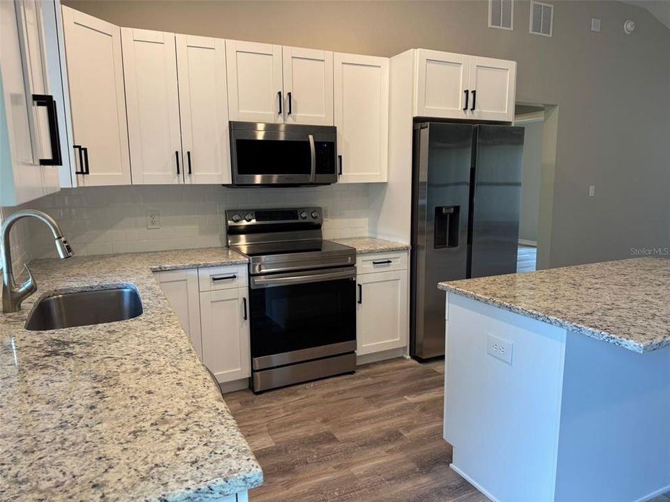 For Rent: $2,200 (3 beds, 2 baths, 1393 Square Feet)
