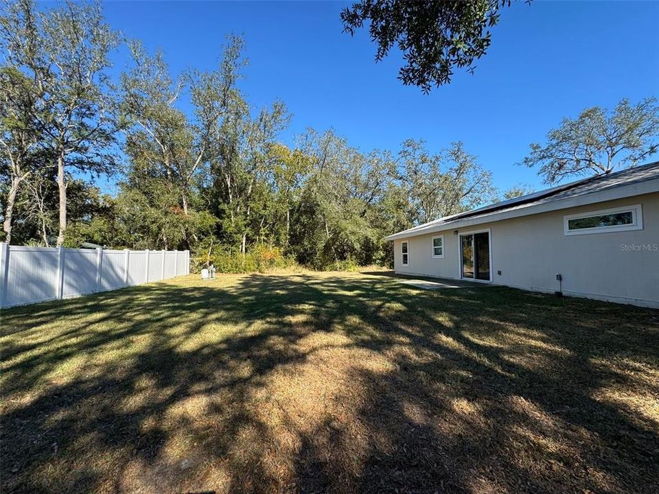 For Rent: $2,200 (3 beds, 2 baths, 1393 Square Feet)