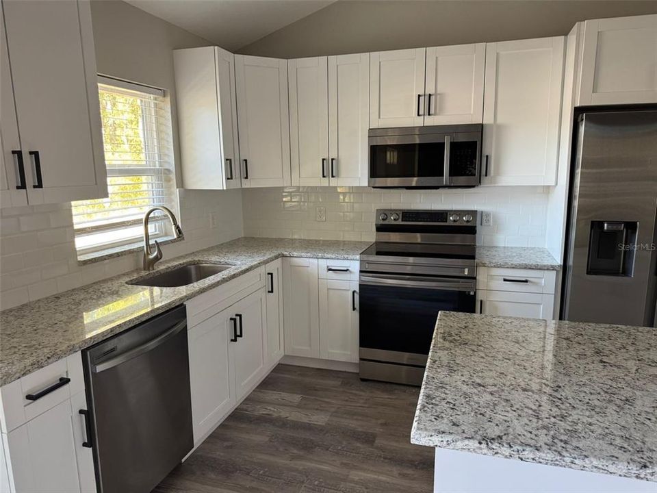 For Rent: $2,200 (3 beds, 2 baths, 1393 Square Feet)
