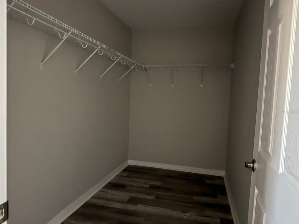 For Rent: $2,200 (3 beds, 2 baths, 1393 Square Feet)