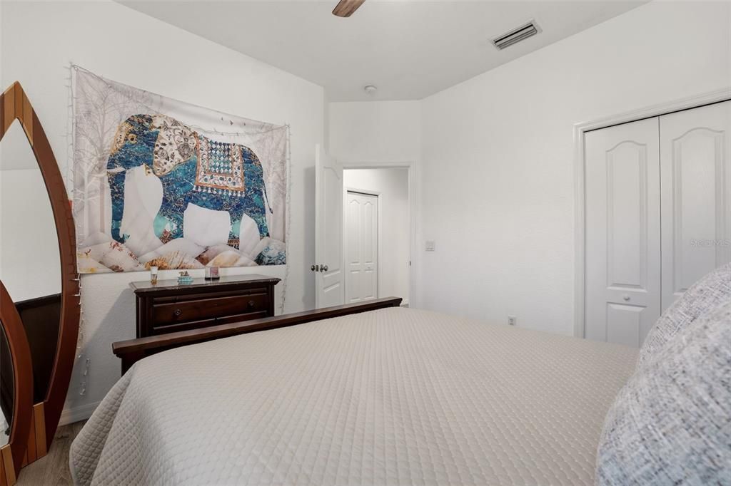 For Sale: $339,900 (3 beds, 2 baths, 1925 Square Feet)