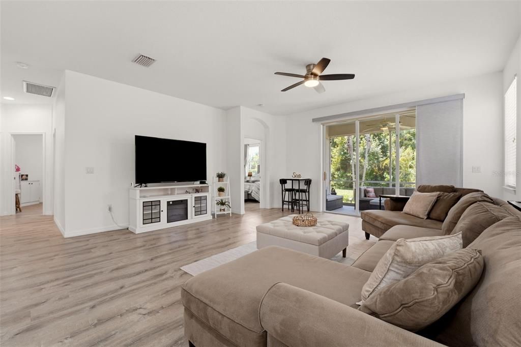 For Sale: $339,900 (3 beds, 2 baths, 1925 Square Feet)