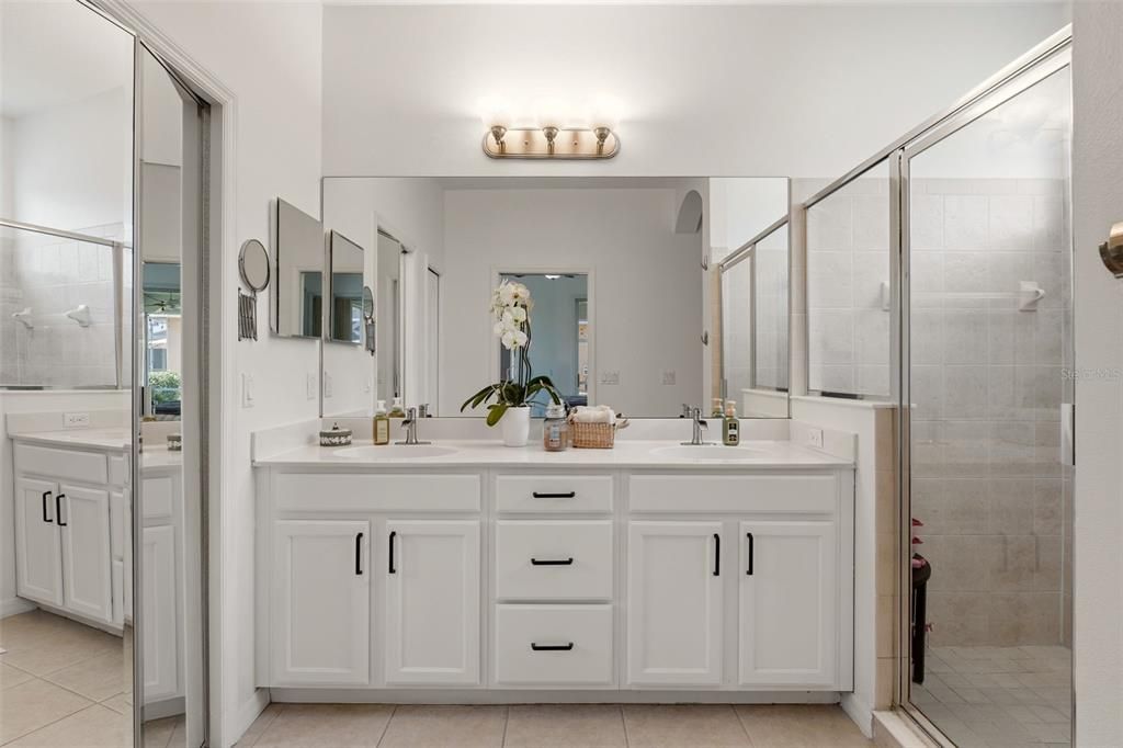 For Sale: $339,900 (3 beds, 2 baths, 1925 Square Feet)