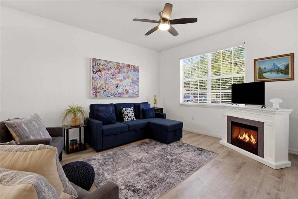 For Sale: $339,900 (3 beds, 2 baths, 1925 Square Feet)