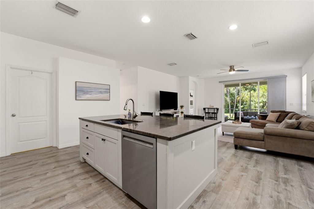 For Sale: $339,900 (3 beds, 2 baths, 1925 Square Feet)