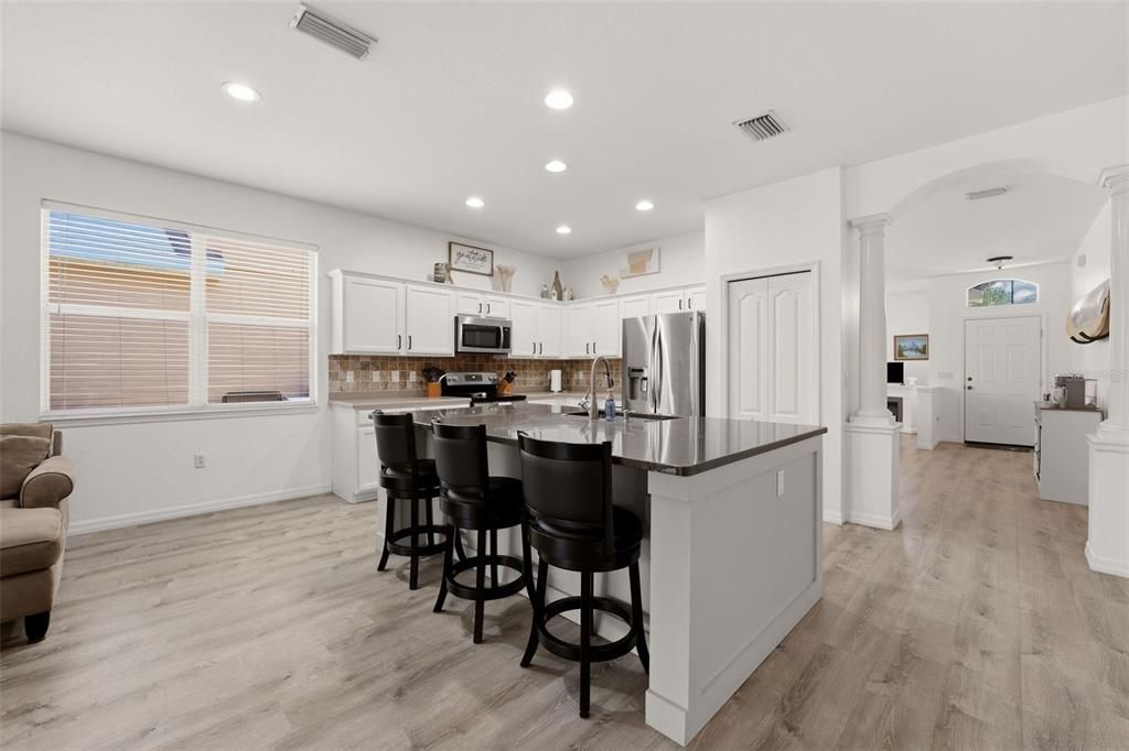 For Sale: $339,900 (3 beds, 2 baths, 1925 Square Feet)