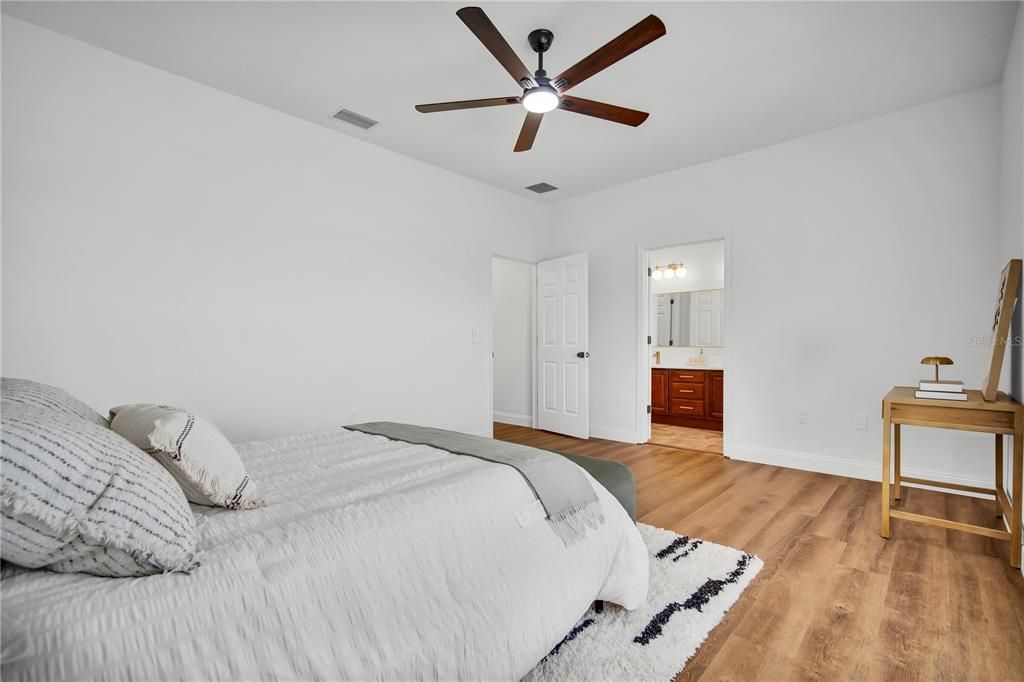 For Sale: $399,990 (3 beds, 2 baths, 1753 Square Feet)