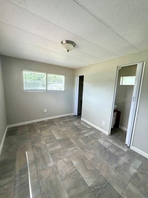 For Sale: $125,000 (2 beds, 1 baths, 672 Square Feet)