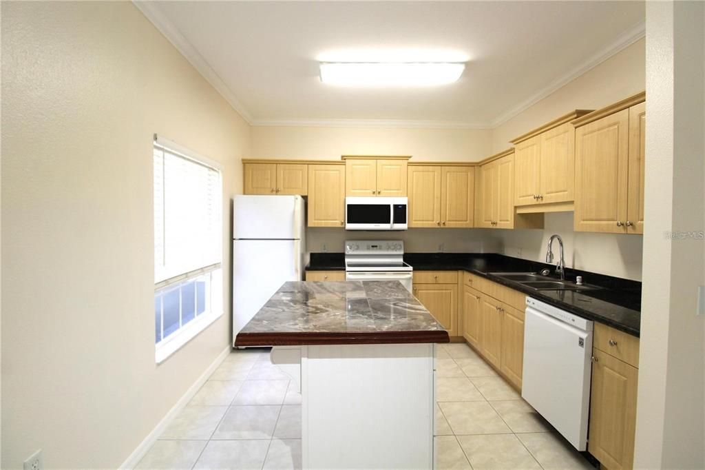 For Rent: $1,975 (2 beds, 2 baths, 1156 Square Feet)