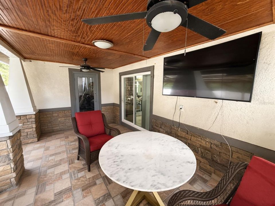 En Venta: $450,000 (4 camas, 2 baños, 2485 Pies cuadrados)