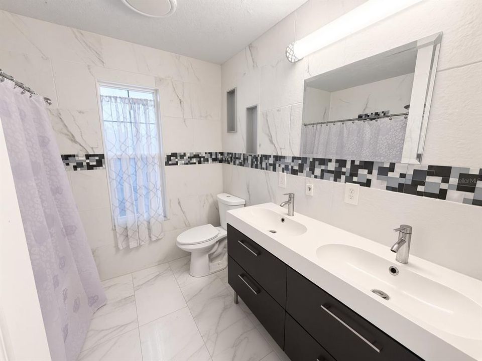 En Venta: $450,000 (4 camas, 2 baños, 2485 Pies cuadrados)