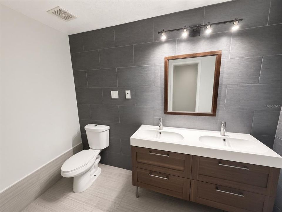 En Venta: $450,000 (4 camas, 2 baños, 2485 Pies cuadrados)