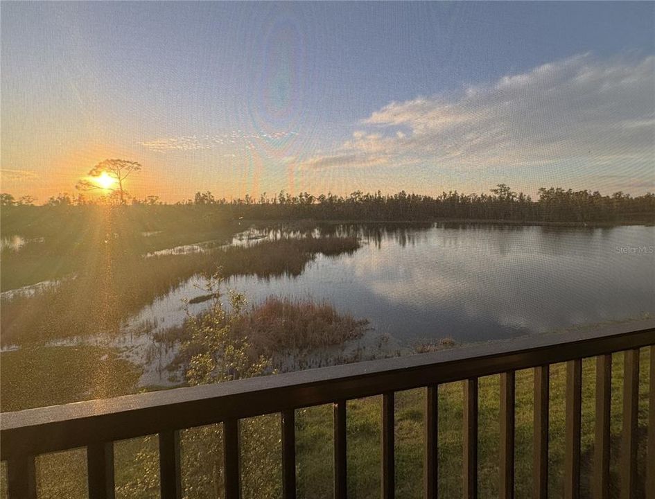 For Sale: $269,900 (2 beds, 2 baths, 1438 Square Feet)