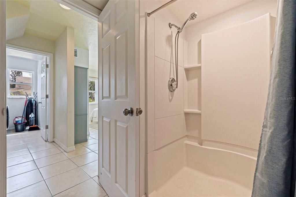 En Venta: $729,000 (4 camas, 3 baños, 2467 Pies cuadrados)