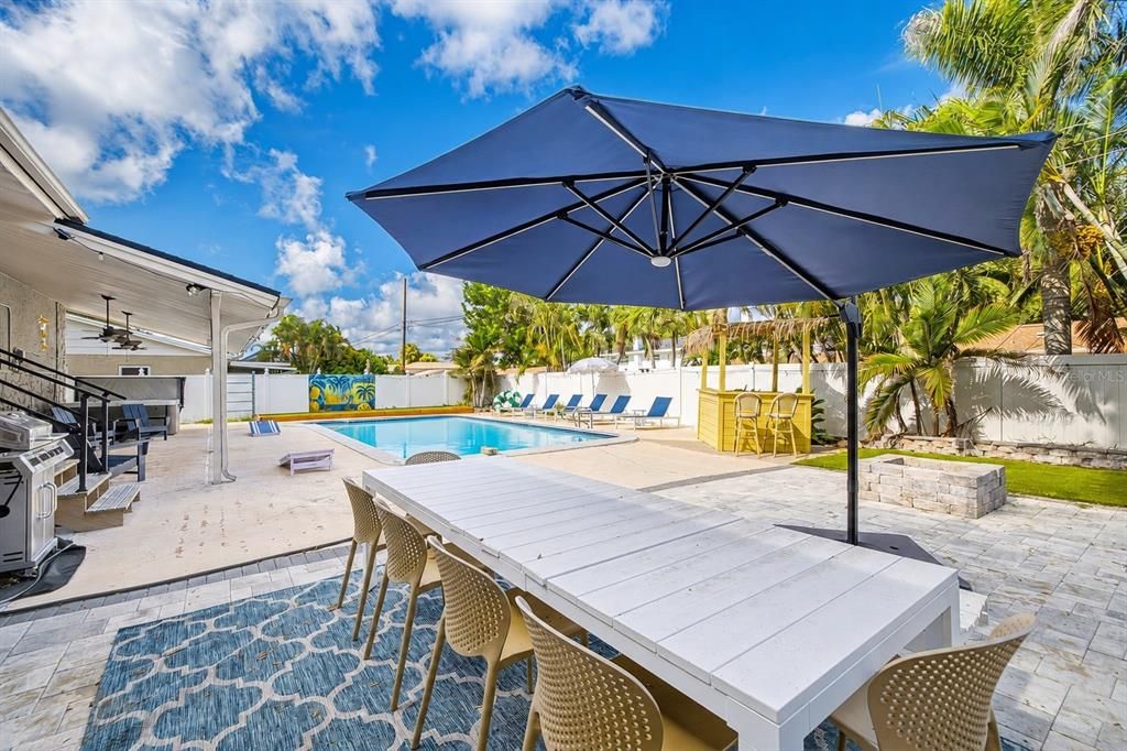 En Venta: $729,000 (4 camas, 3 baños, 2467 Pies cuadrados)