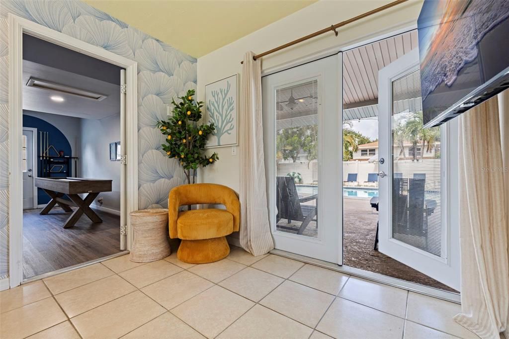 En Venta: $729,000 (4 camas, 3 baños, 2467 Pies cuadrados)