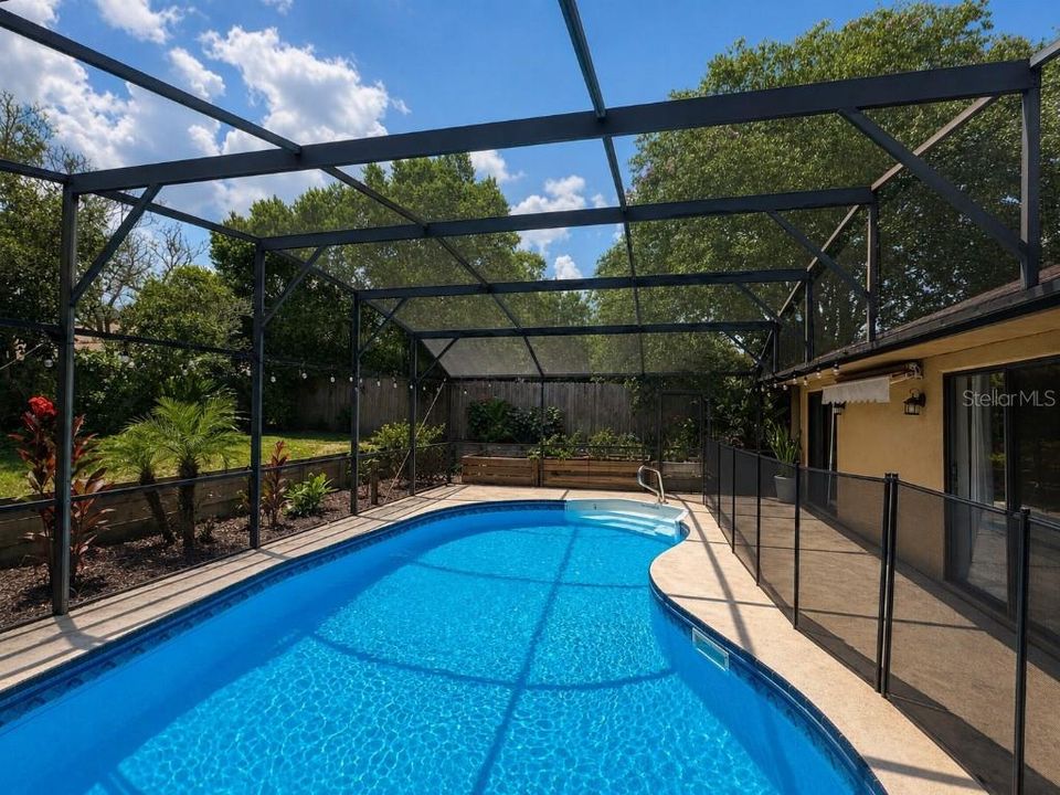 For Sale: $349,999 (3 beds, 2 baths, 1550 Square Feet)