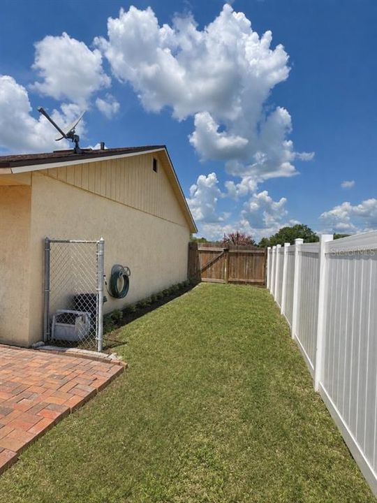 For Sale: $349,999 (3 beds, 2 baths, 1550 Square Feet)