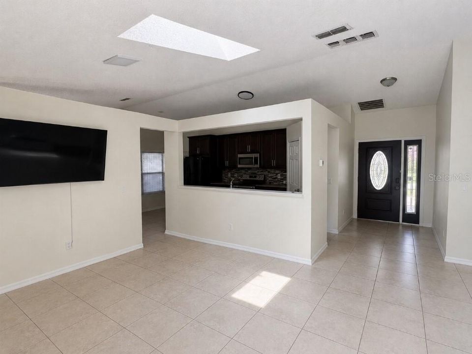 For Sale: $349,999 (3 beds, 2 baths, 1550 Square Feet)
