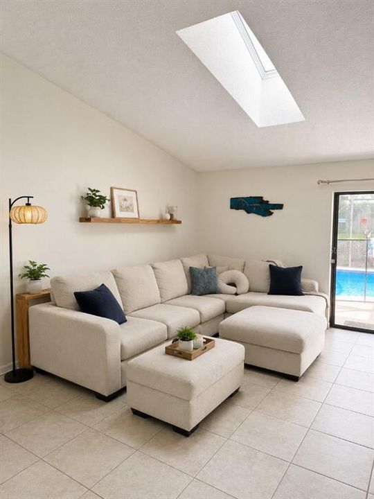 For Sale: $349,999 (3 beds, 2 baths, 1550 Square Feet)