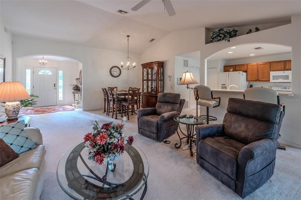 For Sale: $279,000 (3 beds, 2 baths, 1647 Square Feet)