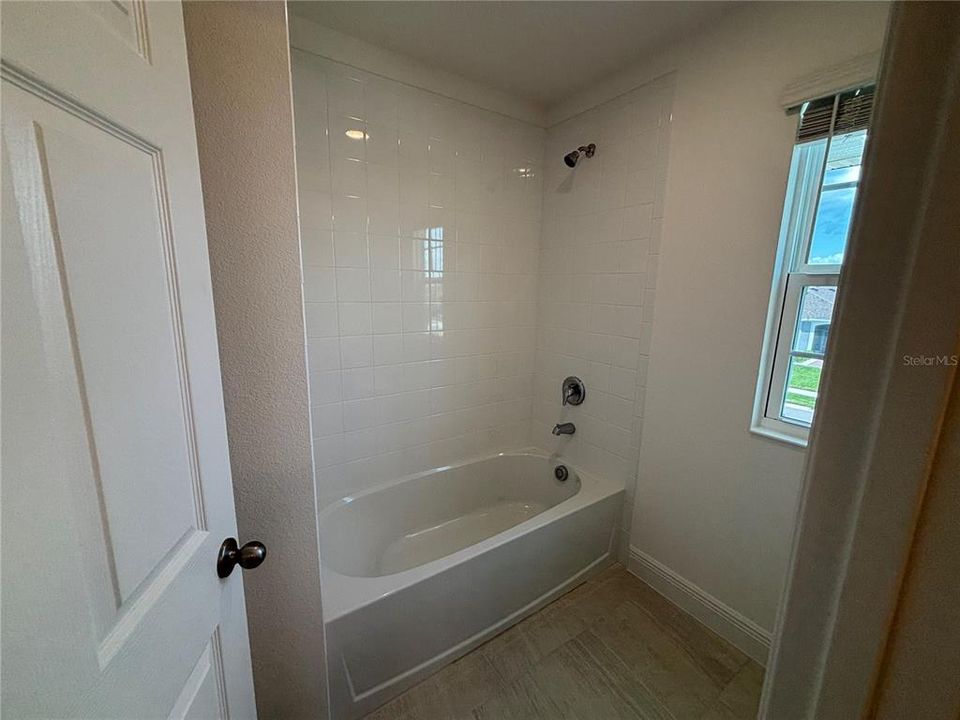 For Sale: $450,000 (4 beds, 2 baths, 2560 Square Feet)