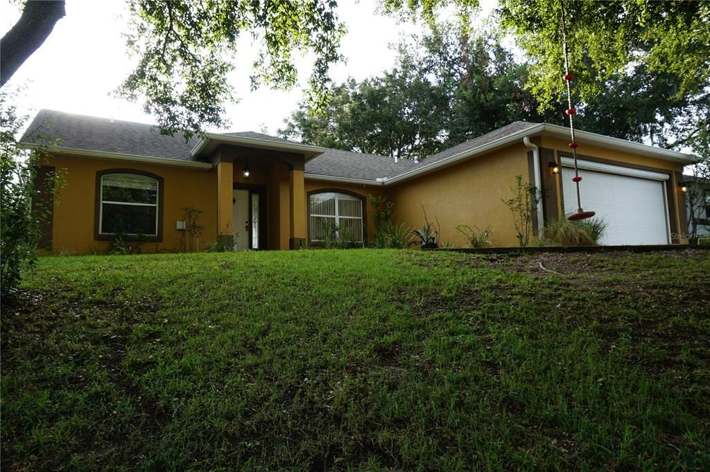 For Rent: $2,000 (3 beds, 2 baths, 1649 Square Feet)