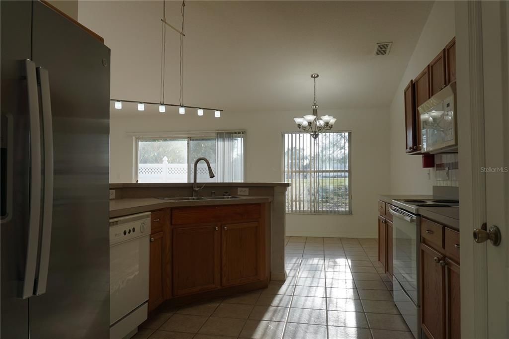 For Rent: $2,000 (3 beds, 2 baths, 1649 Square Feet)
