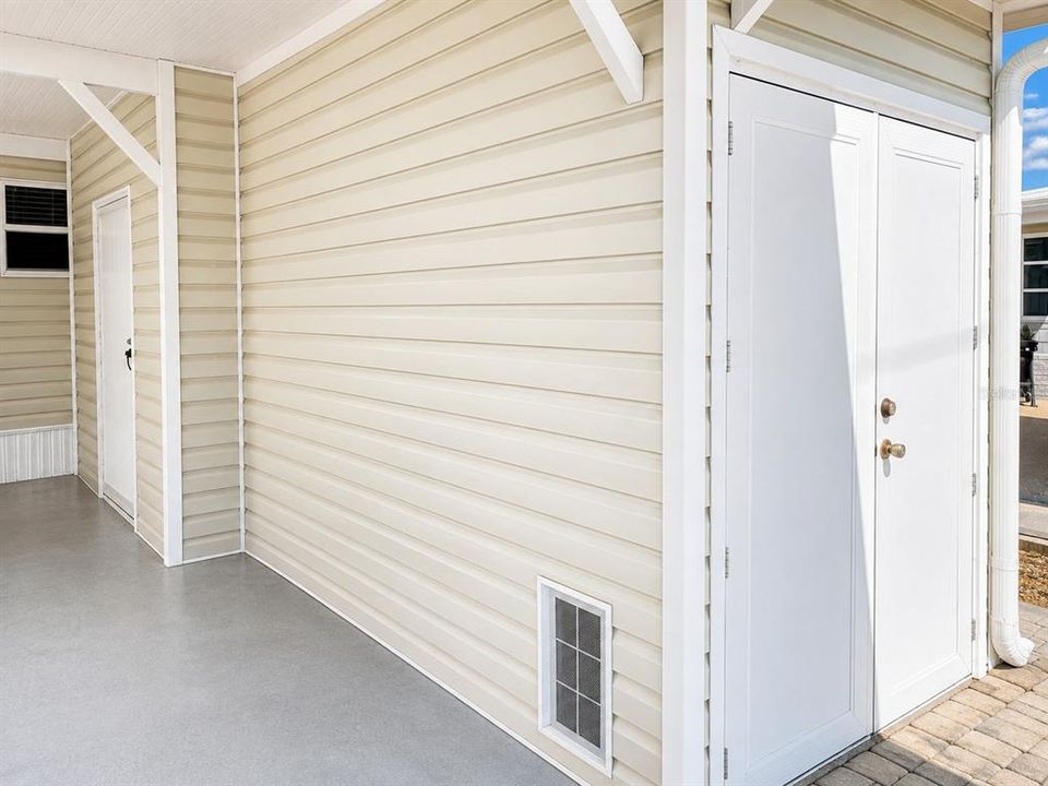For Sale: $179,000 (2 beds, 1 baths, 920 Square Feet)