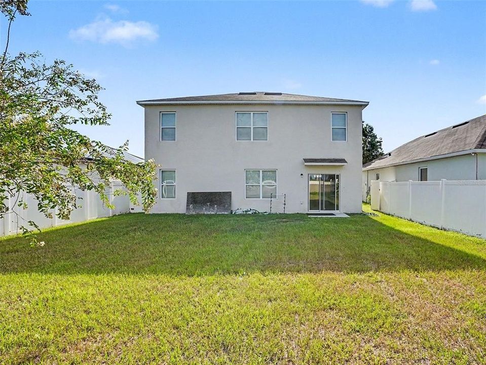 For Sale: $345,000 (5 beds, 3 baths, 2657 Square Feet)