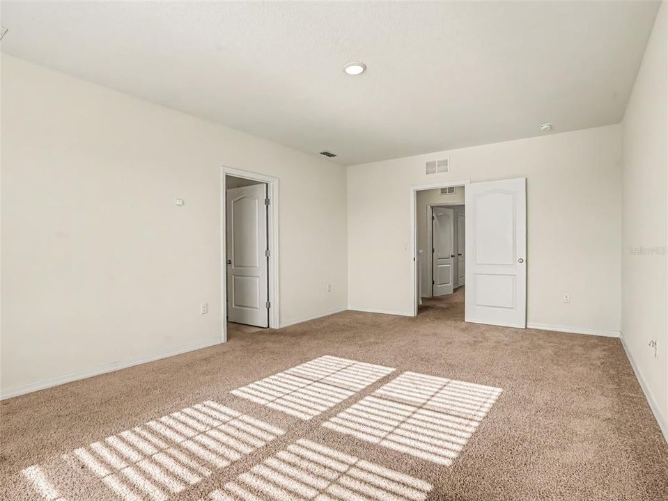 For Sale: $345,000 (5 beds, 3 baths, 2657 Square Feet)