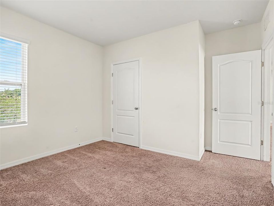 For Sale: $345,000 (5 beds, 3 baths, 2657 Square Feet)