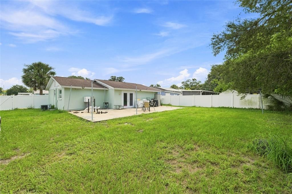 For Sale: $430,000 (3 beds, 2 baths, 1080 Square Feet)