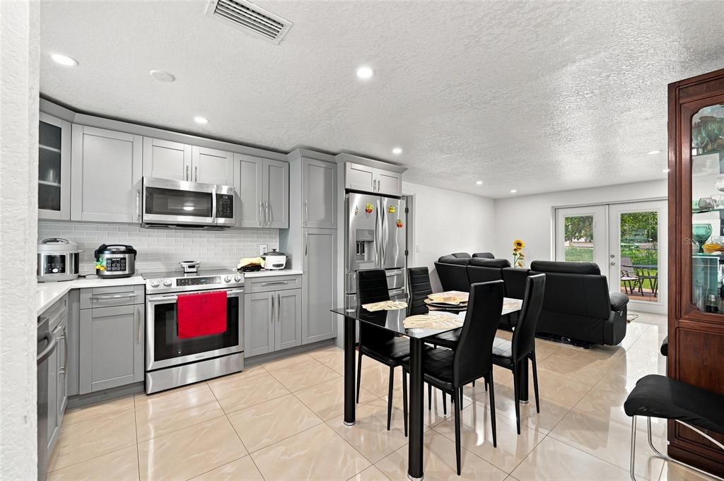 For Sale: $430,000 (3 beds, 2 baths, 1080 Square Feet)
