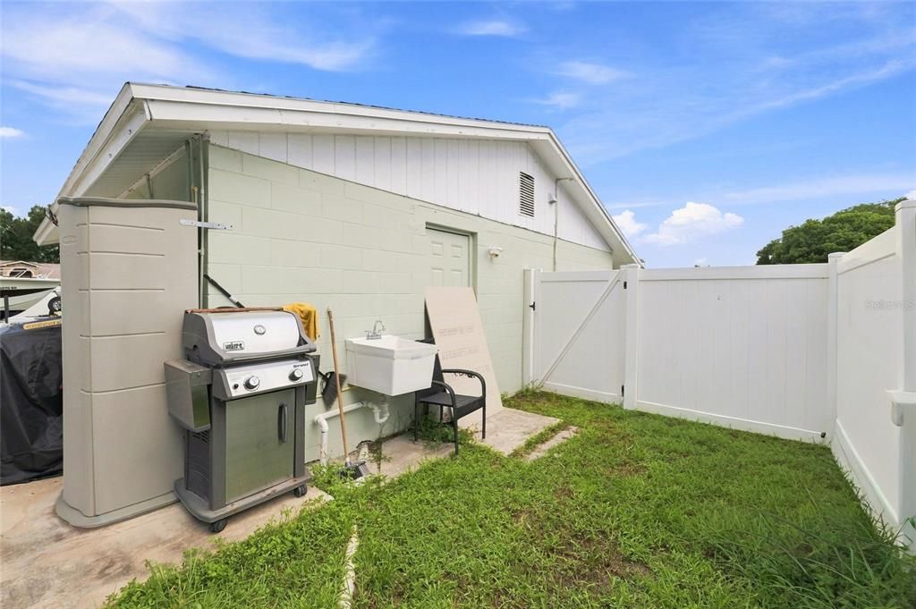 For Sale: $430,000 (3 beds, 2 baths, 1080 Square Feet)