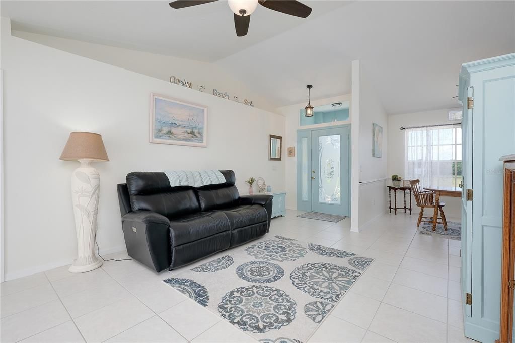 For Sale: $389,000 (3 beds, 2 baths, 1604 Square Feet)