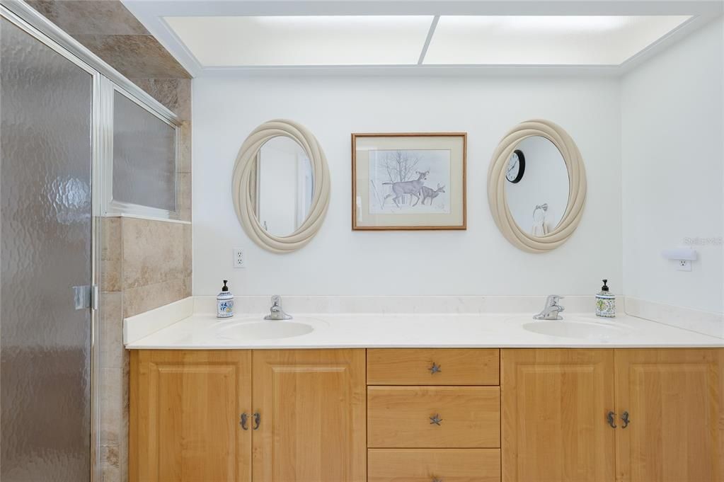 For Sale: $389,000 (3 beds, 2 baths, 1604 Square Feet)