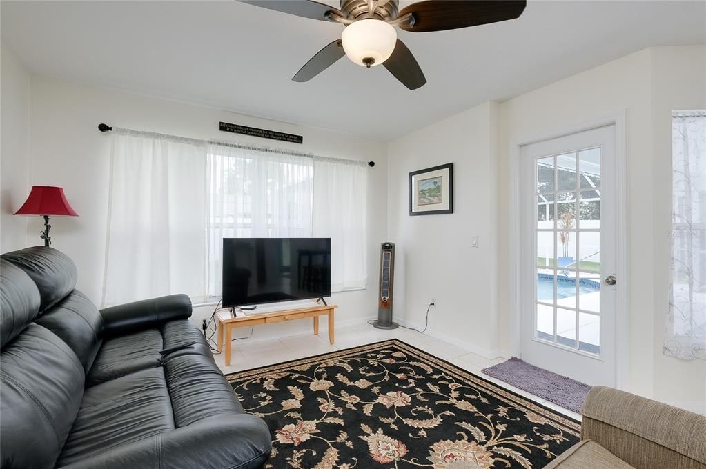 For Sale: $389,000 (3 beds, 2 baths, 1604 Square Feet)