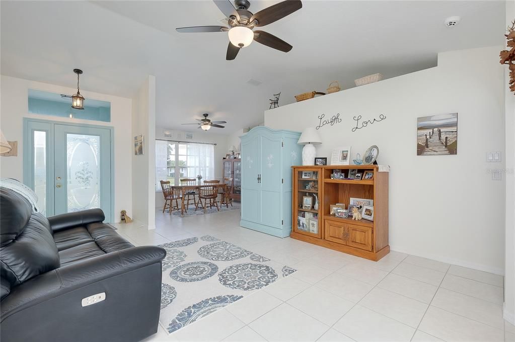 For Sale: $389,000 (3 beds, 2 baths, 1604 Square Feet)