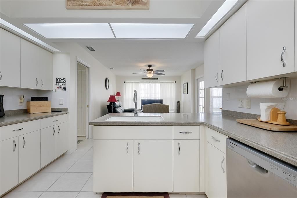 For Sale: $389,000 (3 beds, 2 baths, 1604 Square Feet)
