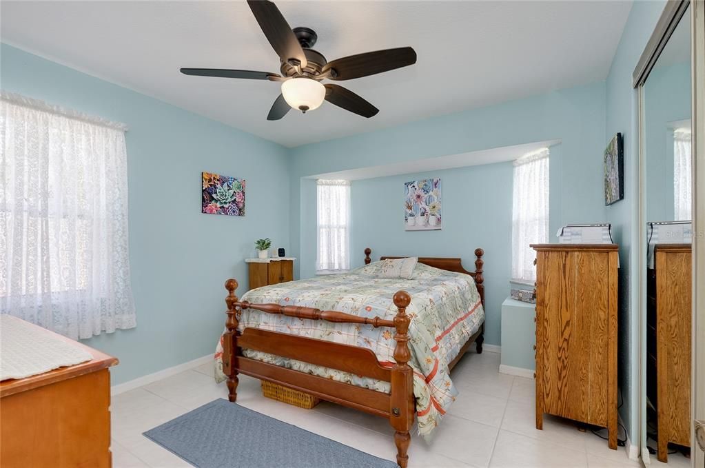 For Sale: $389,000 (3 beds, 2 baths, 1604 Square Feet)
