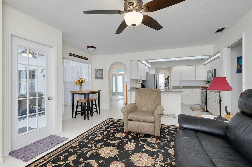 For Sale: $389,000 (3 beds, 2 baths, 1604 Square Feet)