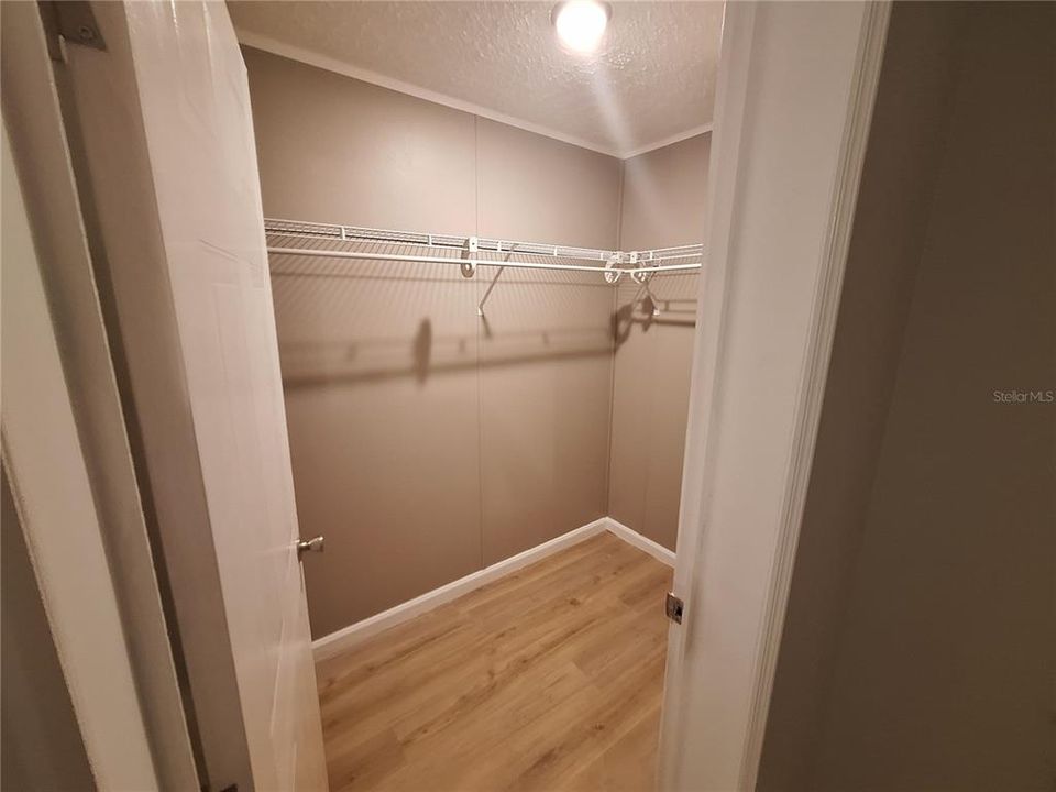 For Rent: $2,300 (3 beds, 2 baths, 1404 Square Feet)