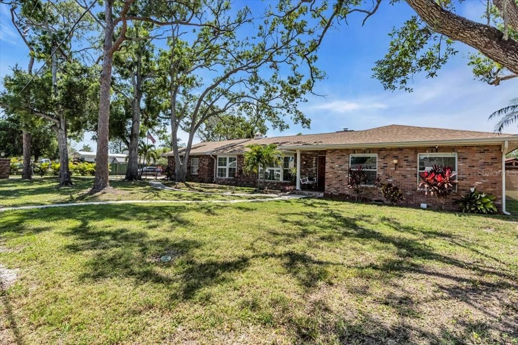 En Venta: $1,169,000 (3 camas, 3 baños, 3755 Pies cuadrados)